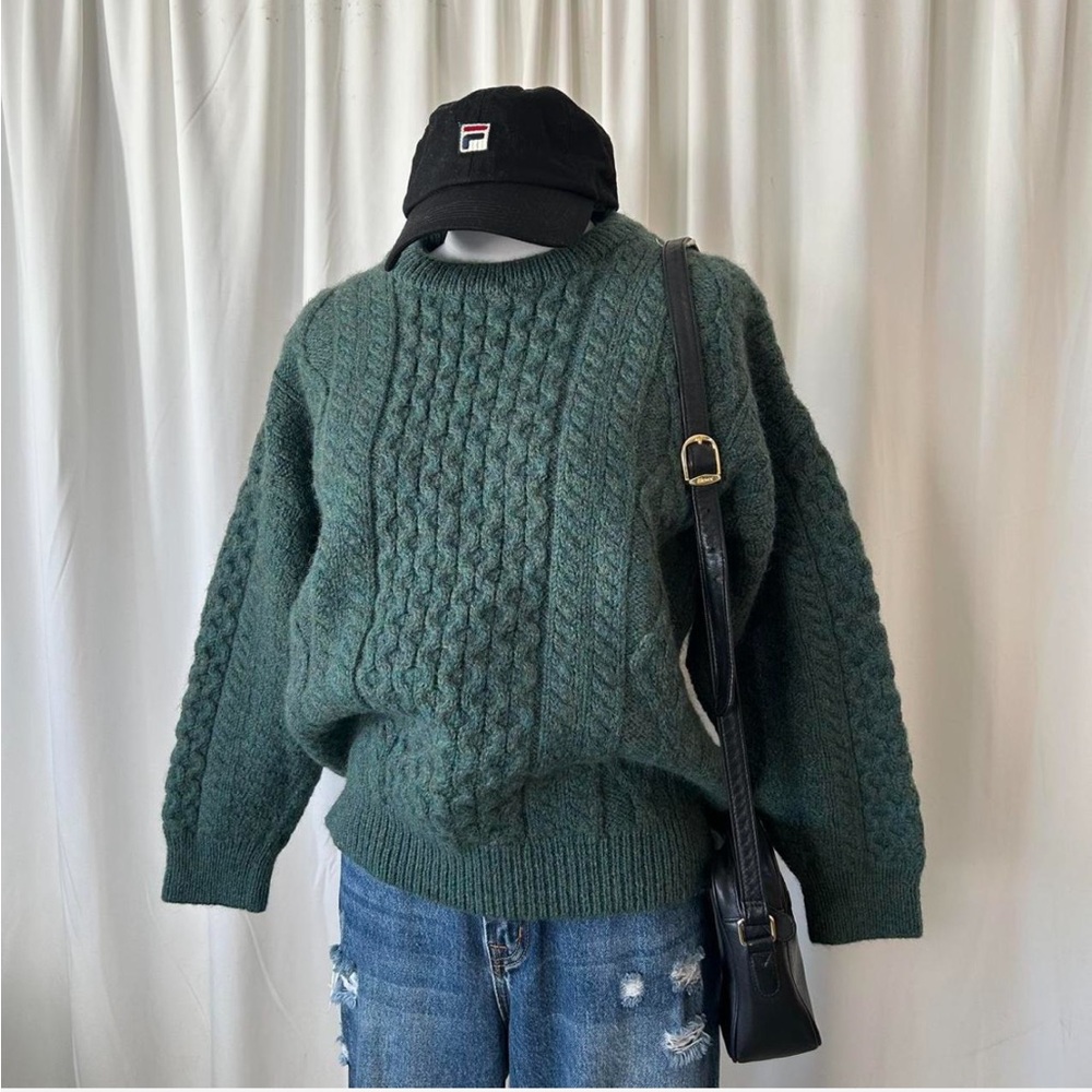 Vintage Aran Crafts 100% Wool Fisherman’s Cable Knit Sweater. - Picture 4 of 8